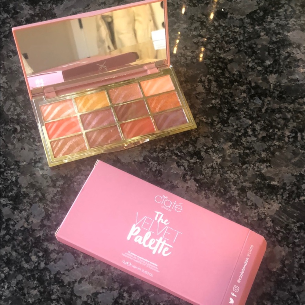 Ciaté Velvet eyeshadow palette New in Box